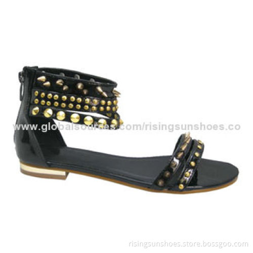 Women's fashionable flat sandals, patent PU upper with metal studs decorated, popular for summerNew